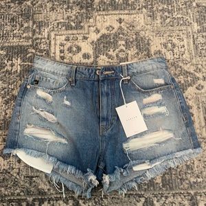 KanCan jean shorts(high rise)